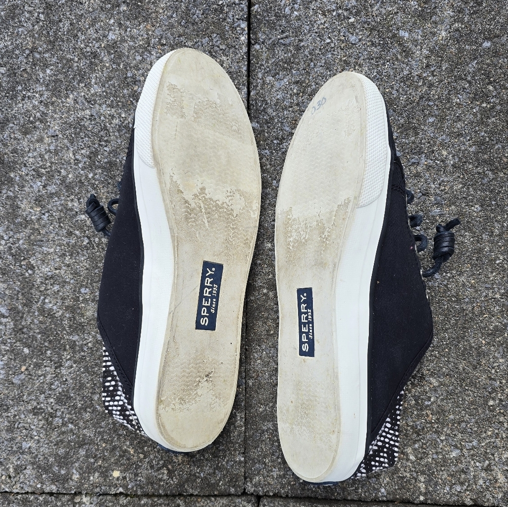 Sperry Shoes - Picture 4 of 9